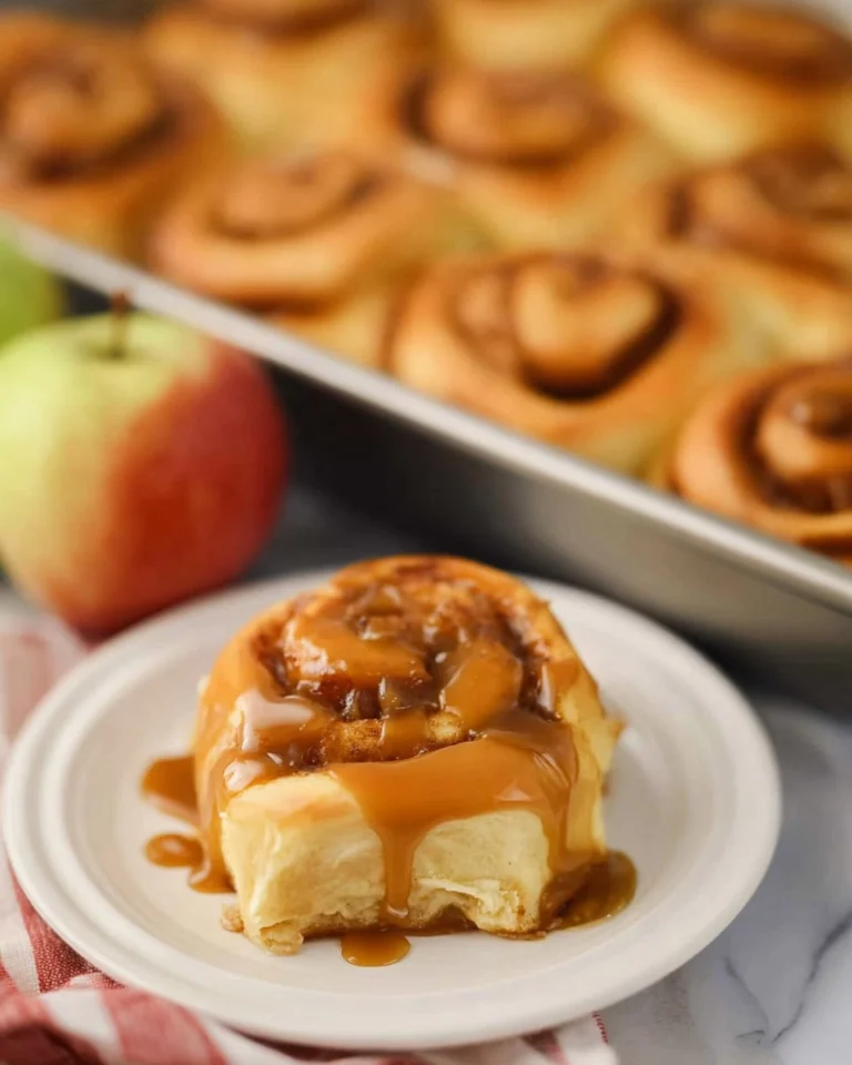 Caramel-Apple-Cinnamon-Rolls-Recipe